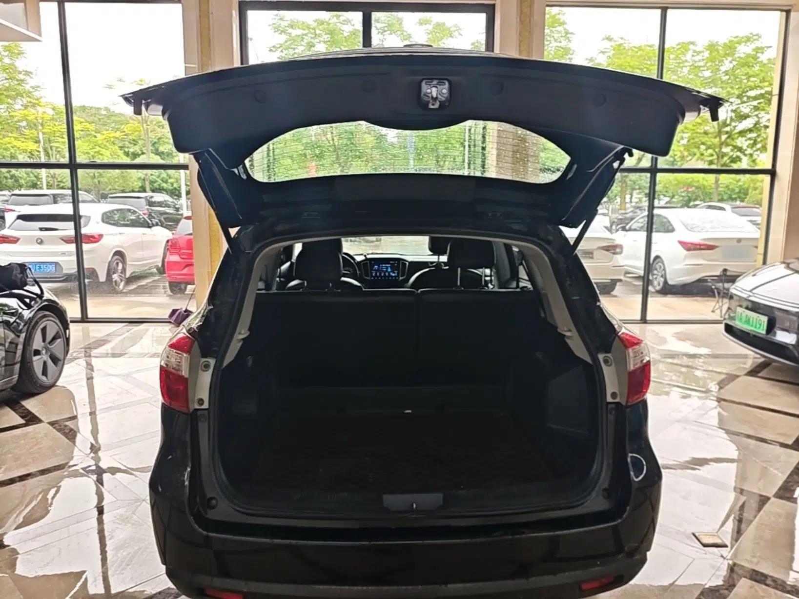 Venucia T70 2016 1.6L Manual Ruixing Edition — миниатюра 21