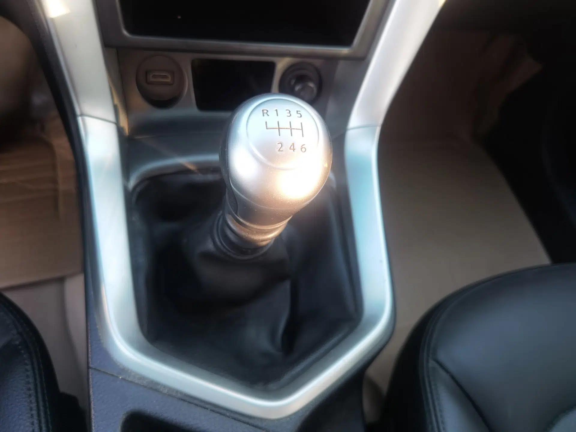 Venucia T70 2015 2.0L Manual RuiXiang Edition — миниатюра 15