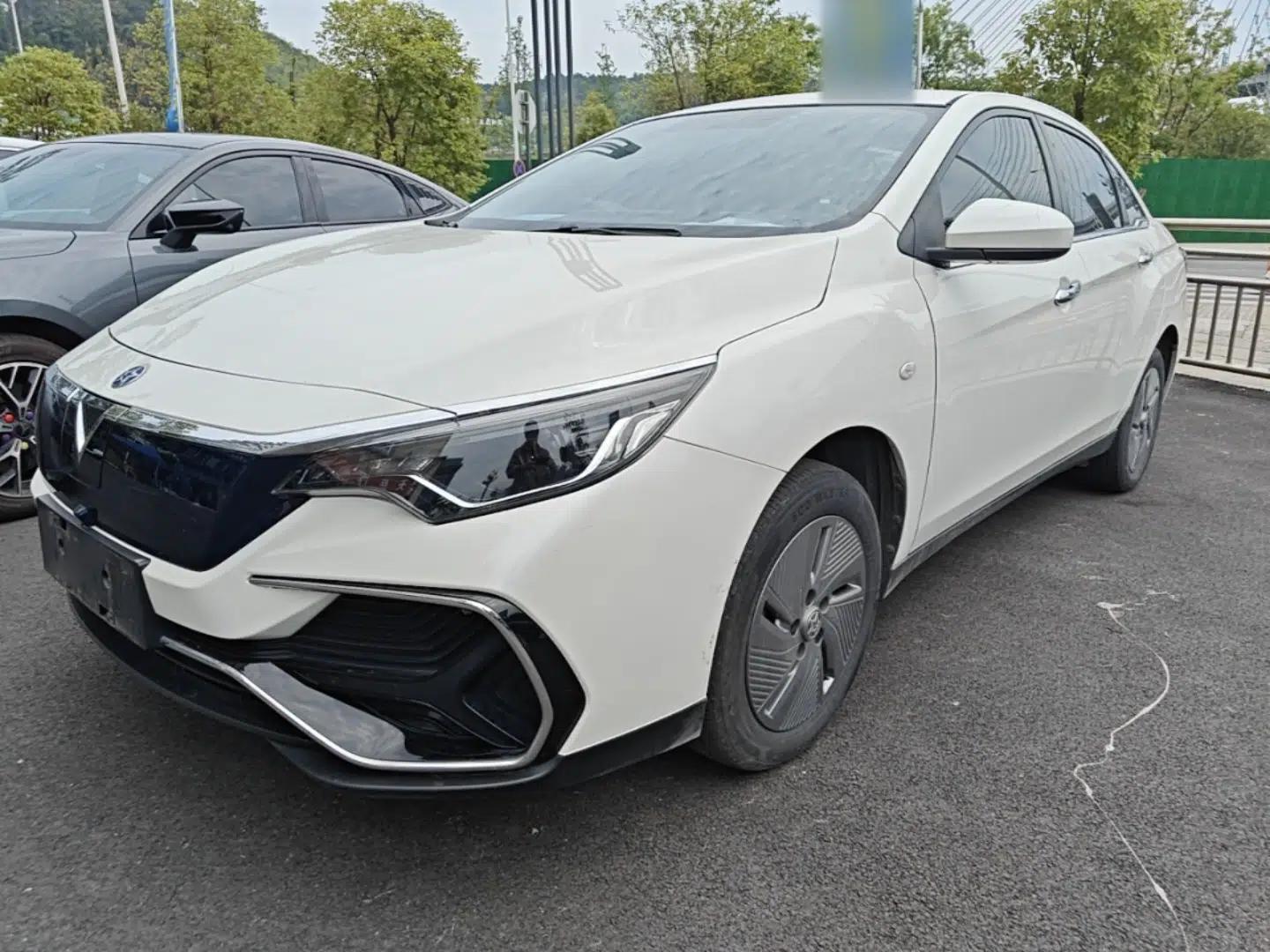 Venucia D60EV 2023 PLUS Comfort Edition SI Model — миниатюра 1