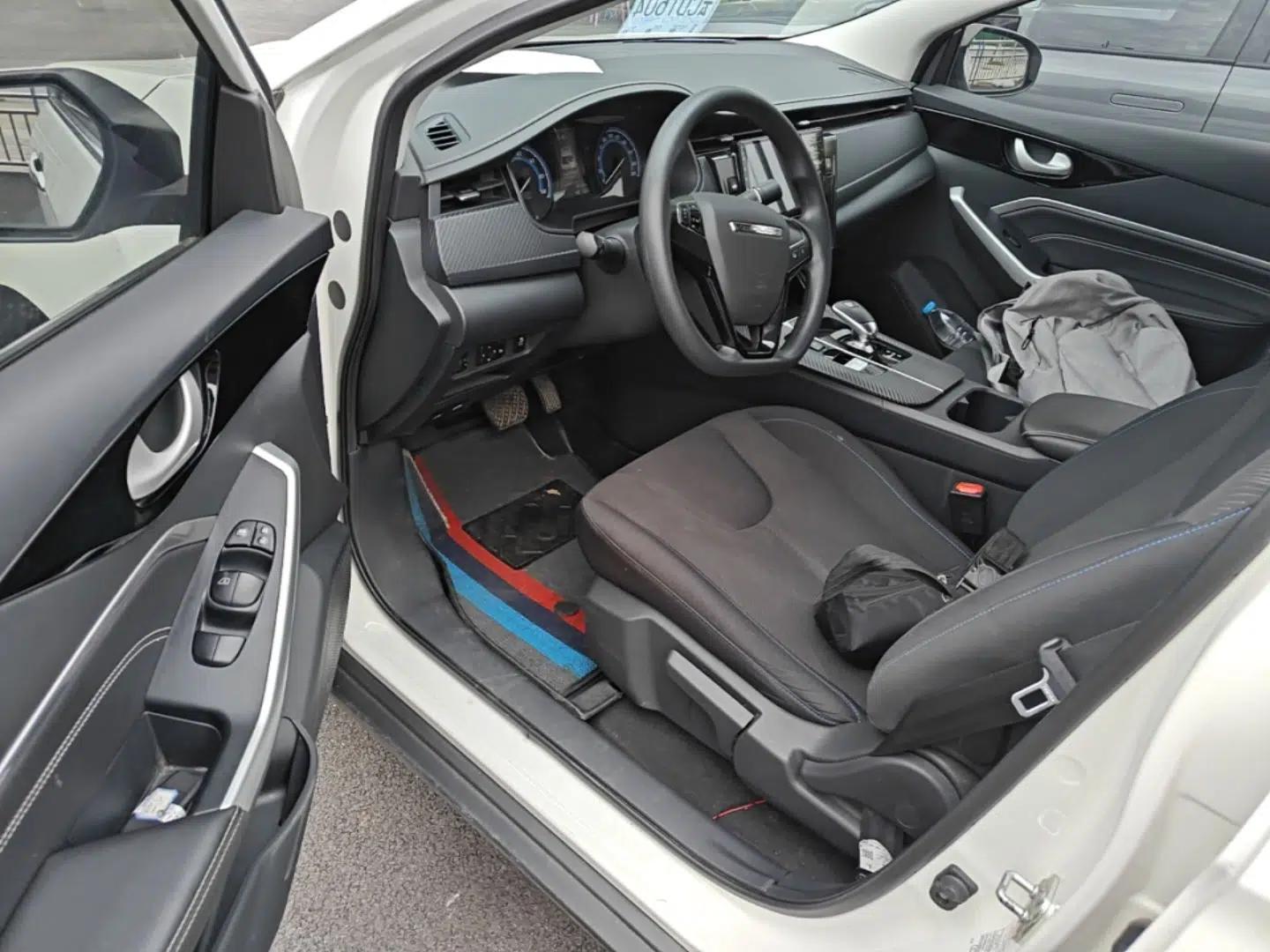 Venucia D60EV 2023 PLUS Comfort Edition SI Model — миниатюра 19