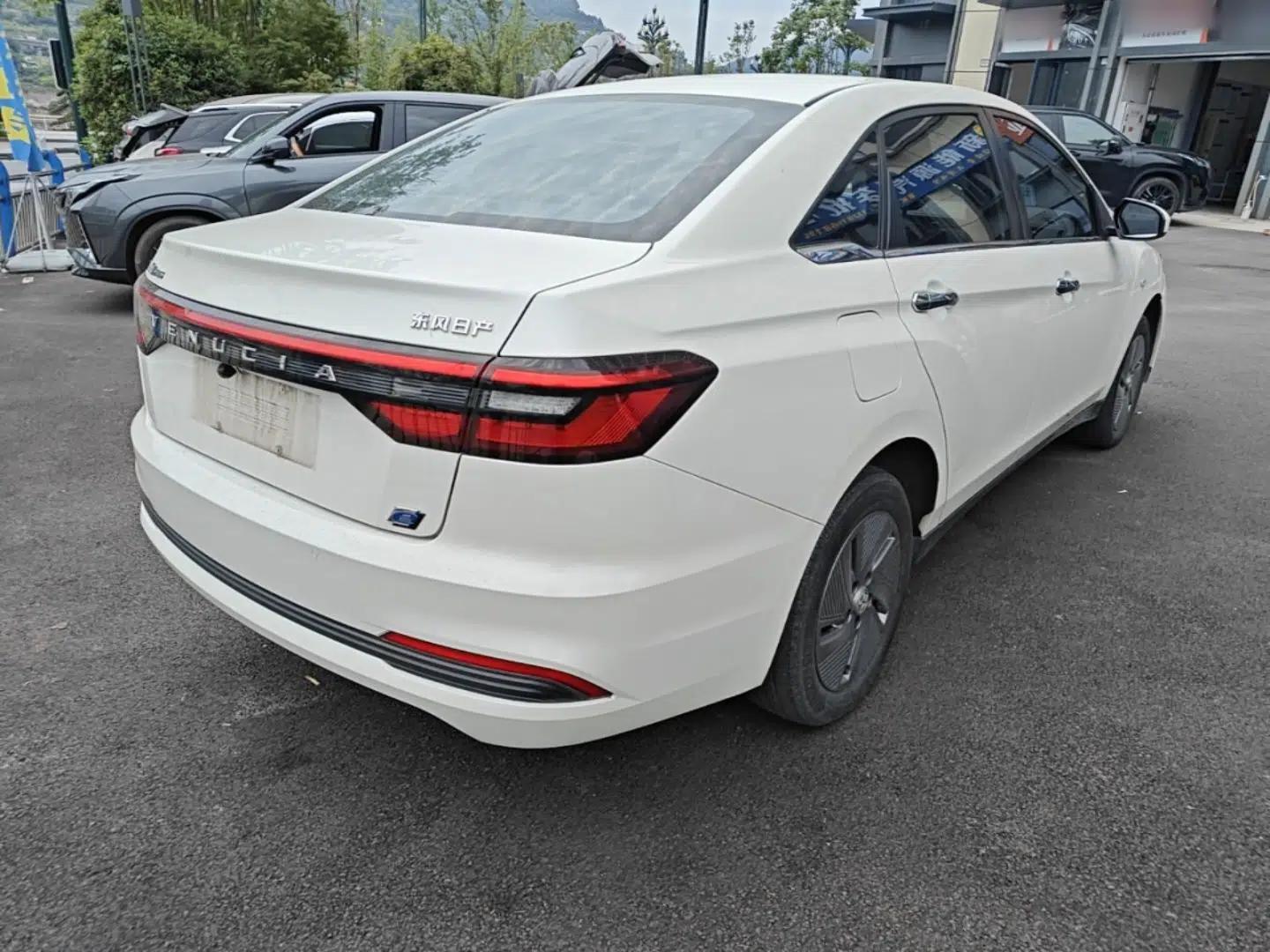 Venucia D60EV 2023 PLUS Comfort Edition SI Model — миниатюра 6