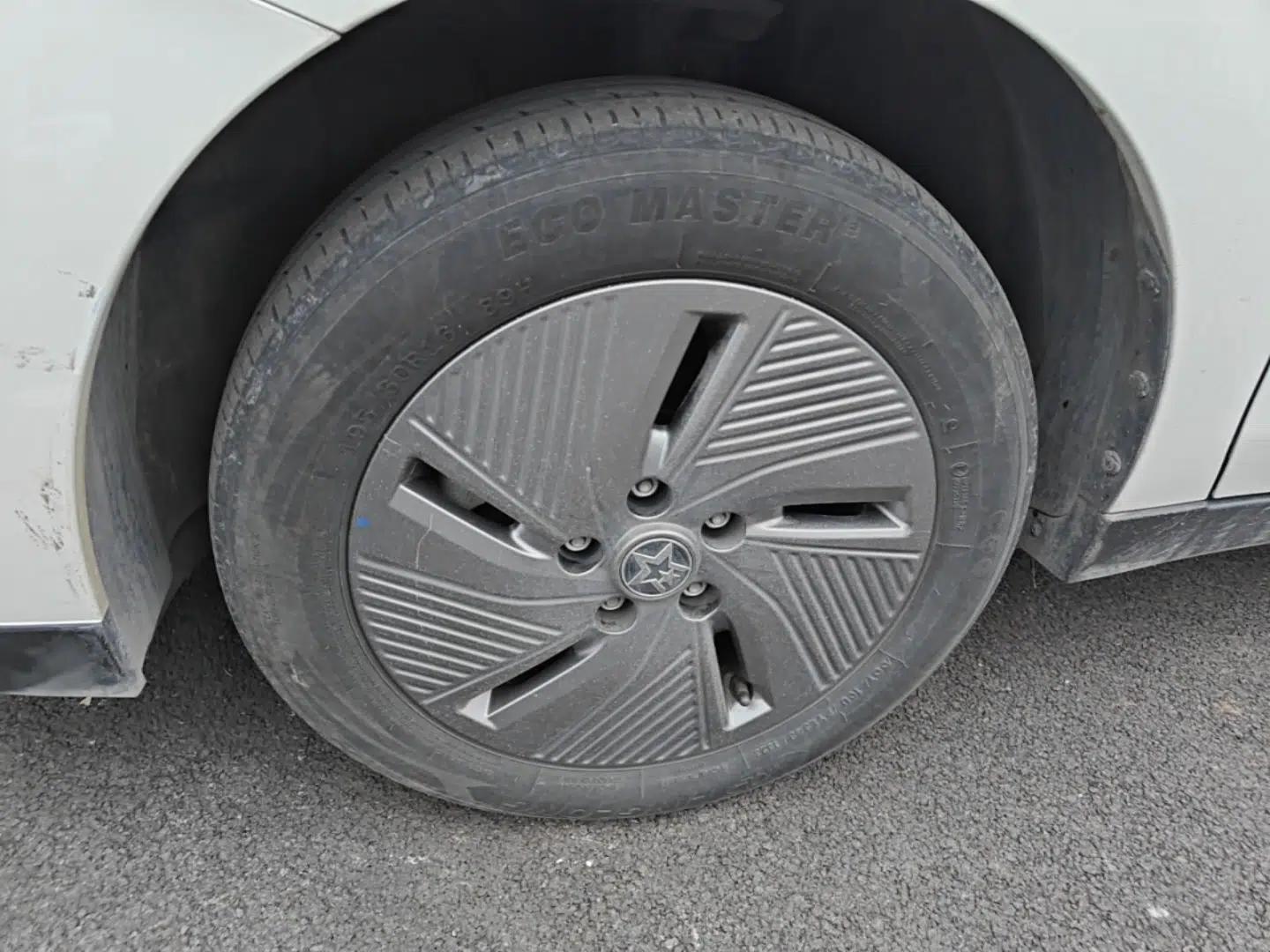 Venucia D60EV 2023 PLUS Comfort Edition SI Model — миниатюра 8