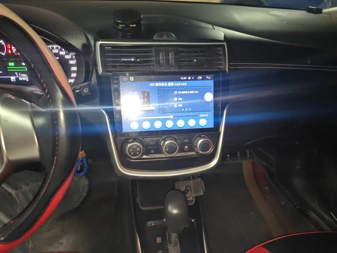 Nissan Tiida 2016 1.6L CVT Cool Dynamic Edition — миниатюра 14