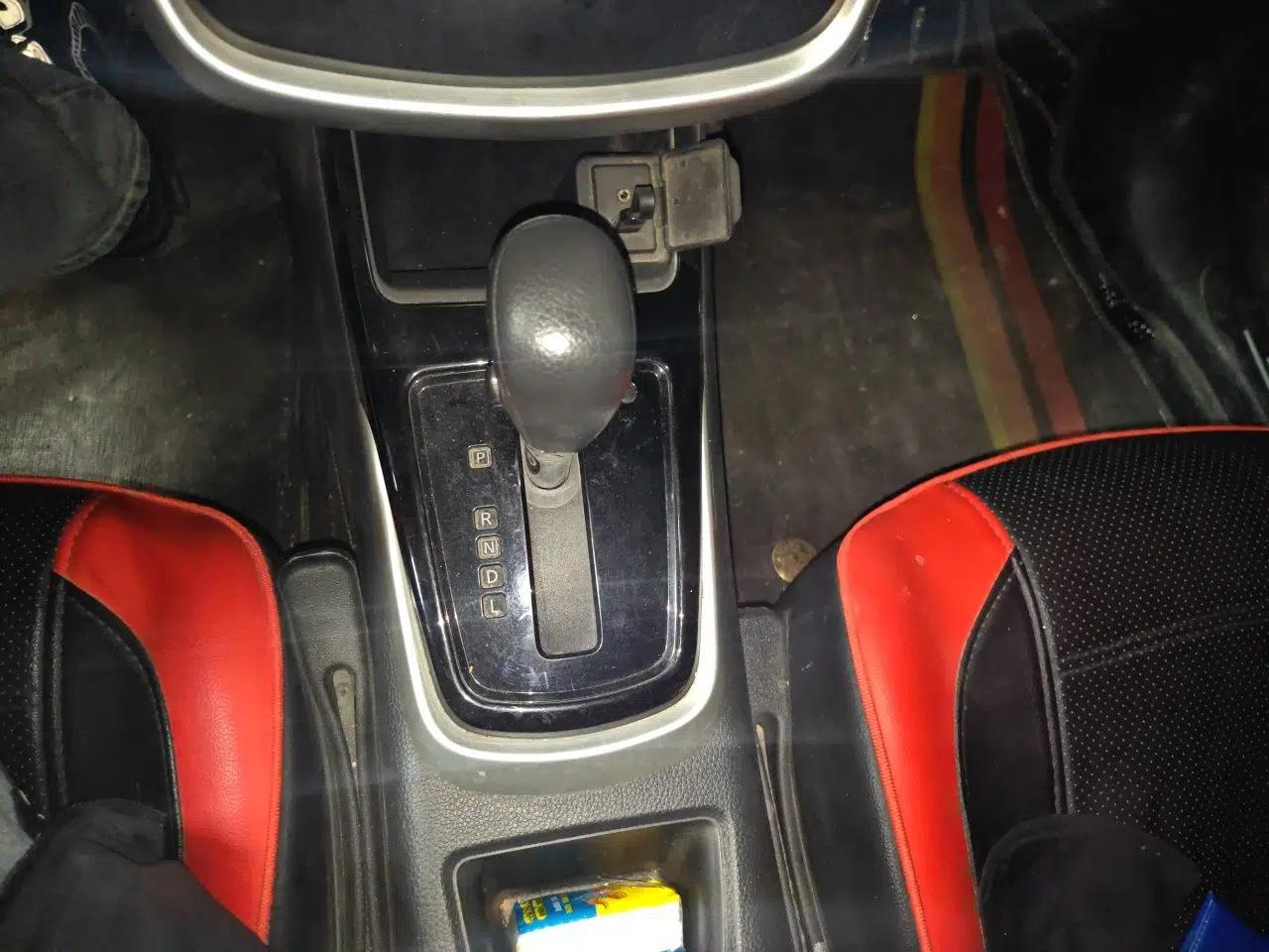 Nissan Tiida 2016 1.6L CVT Cool Dynamic Edition — миниатюра 15