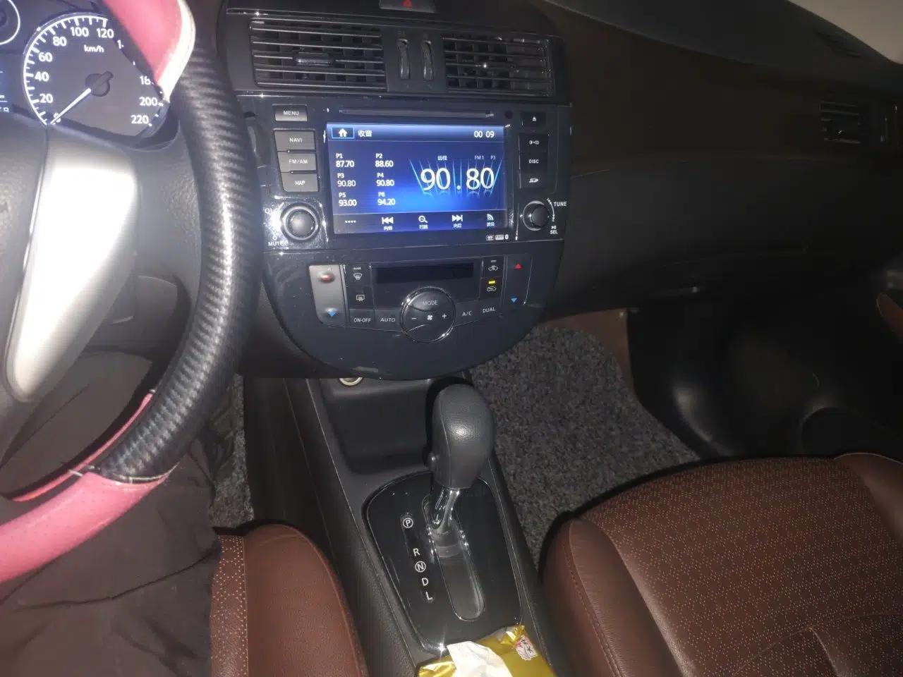 Nissan Tiida 2011 1.6L CVT Smart Version — миниатюра 14