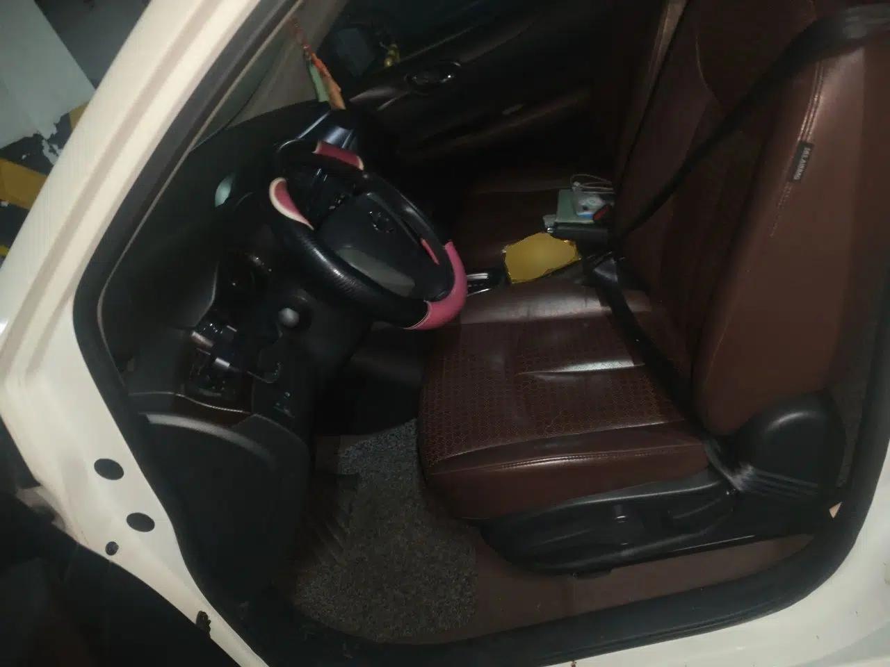 Nissan Tiida 2011 1.6L CVT Smart Version — миниатюра 16