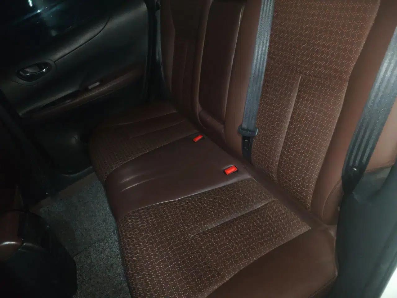 Nissan Tiida 2011 1.6L CVT Smart Version — миниатюра 18