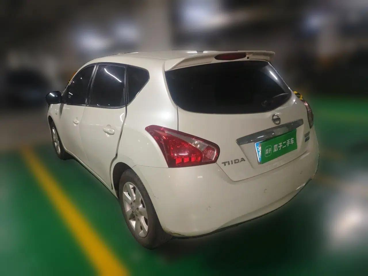 Nissan Tiida 2011 1.6L CVT Smart Version — миниатюра 4