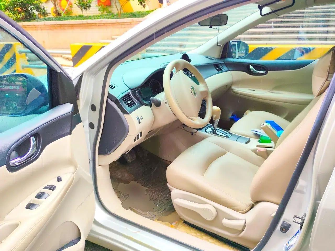 Nissan Tiida 2011 1.6L CVT Smart Version — миниатюра 17