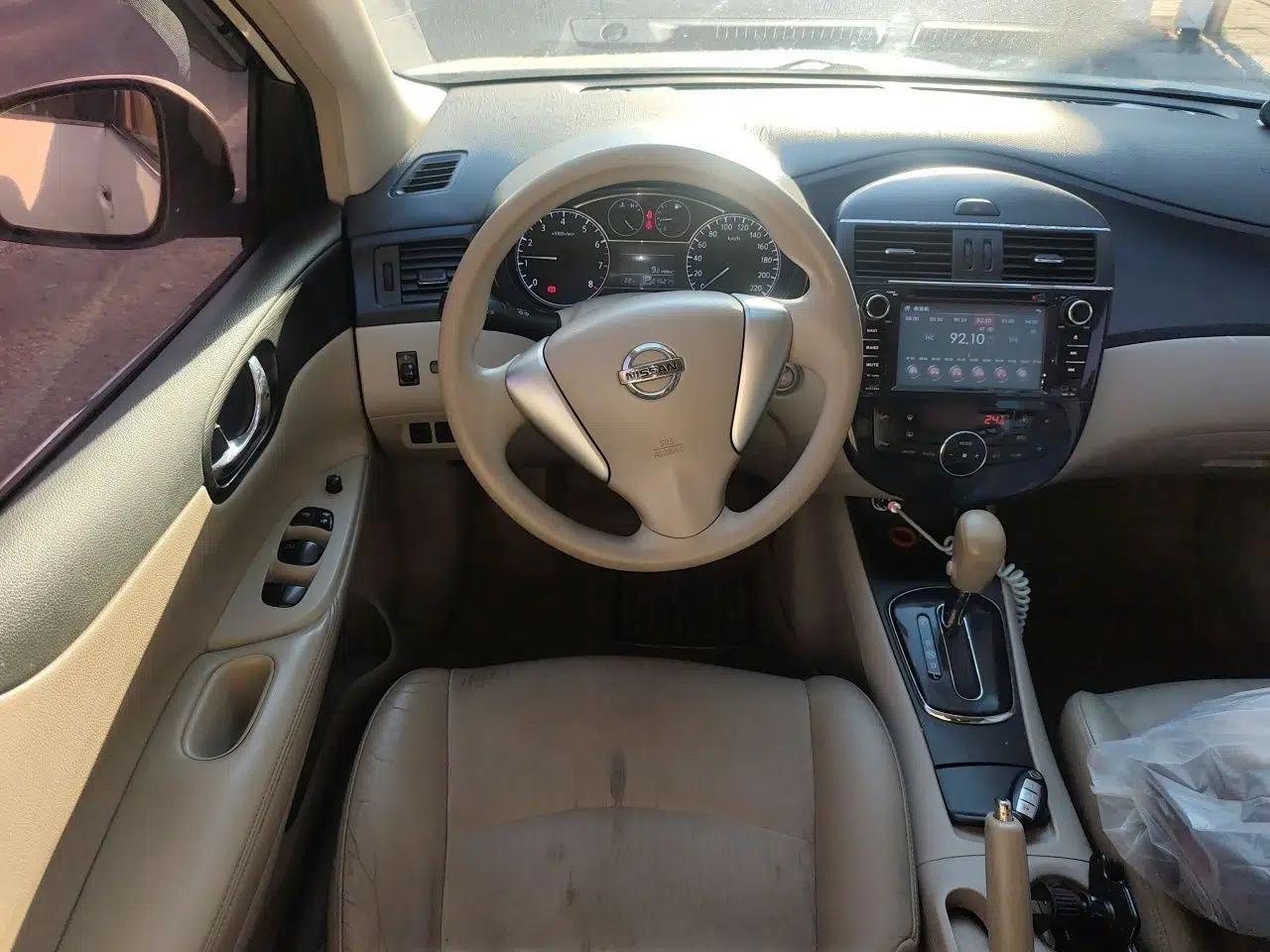 Nissan Tiida 2011 1.6L CVT Smart Version — миниатюра 11