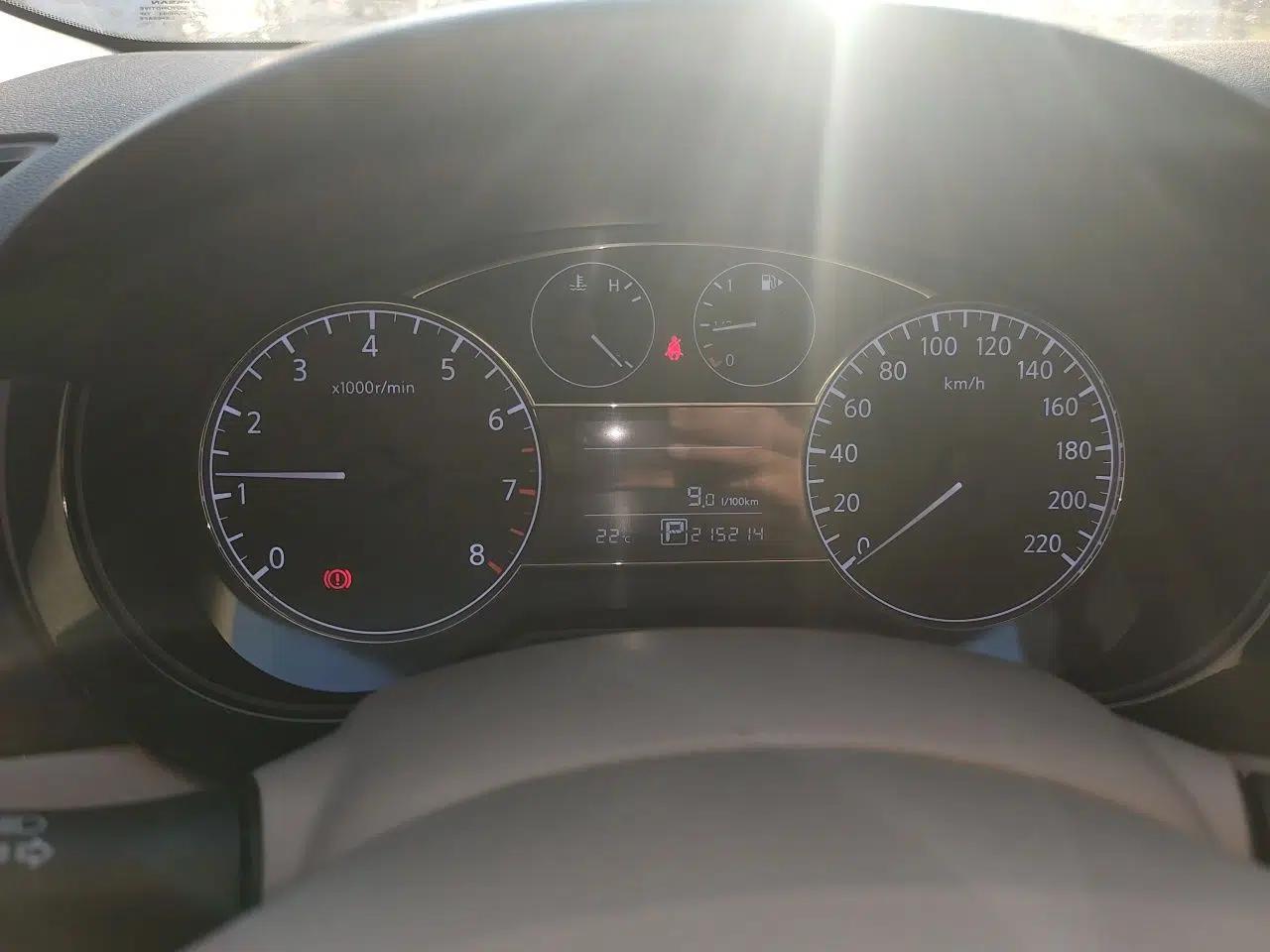Nissan Tiida 2011 1.6L CVT Smart Version — миниатюра 12
