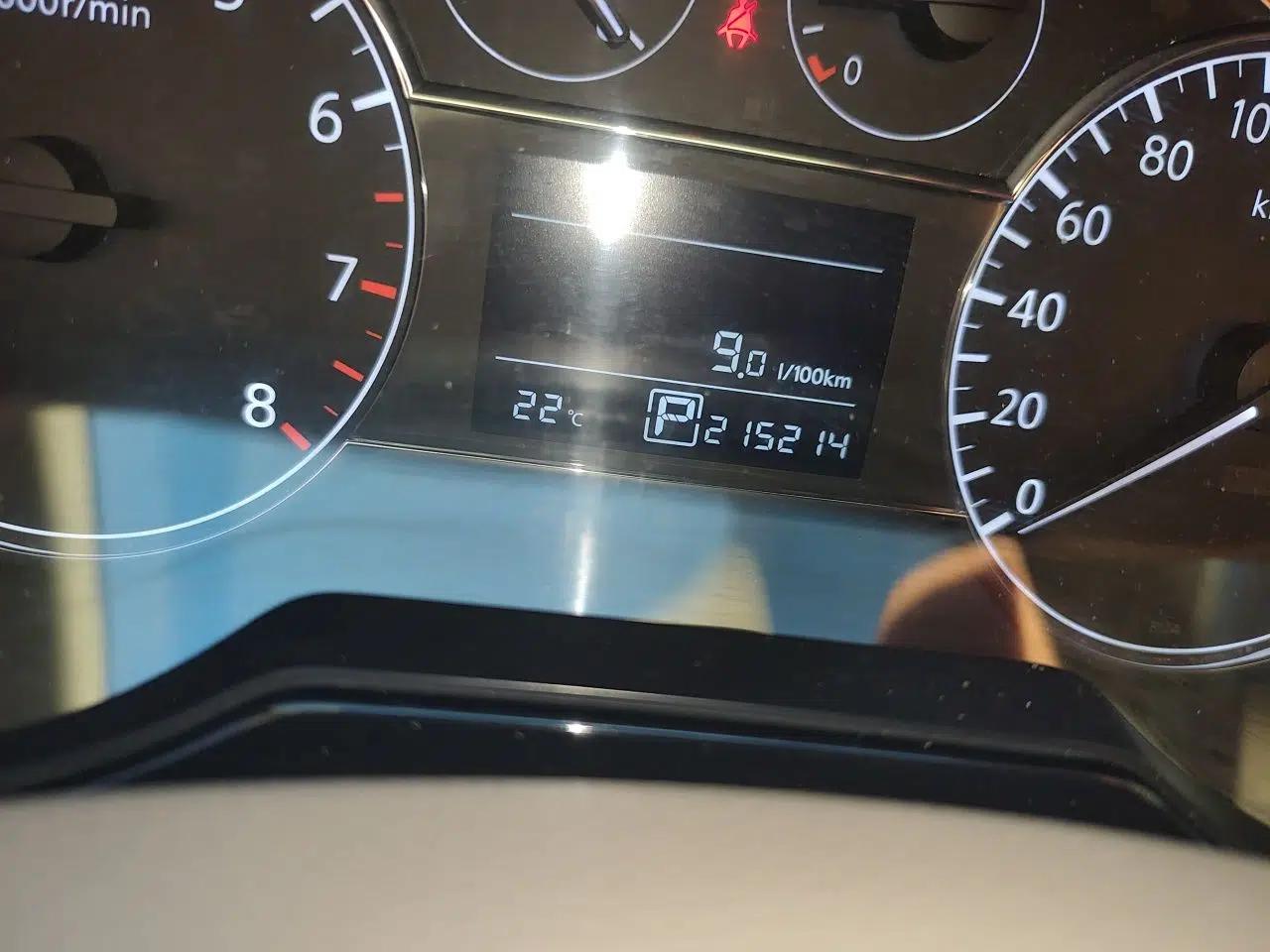 Nissan Tiida 2011 1.6L CVT Smart Version — миниатюра 13