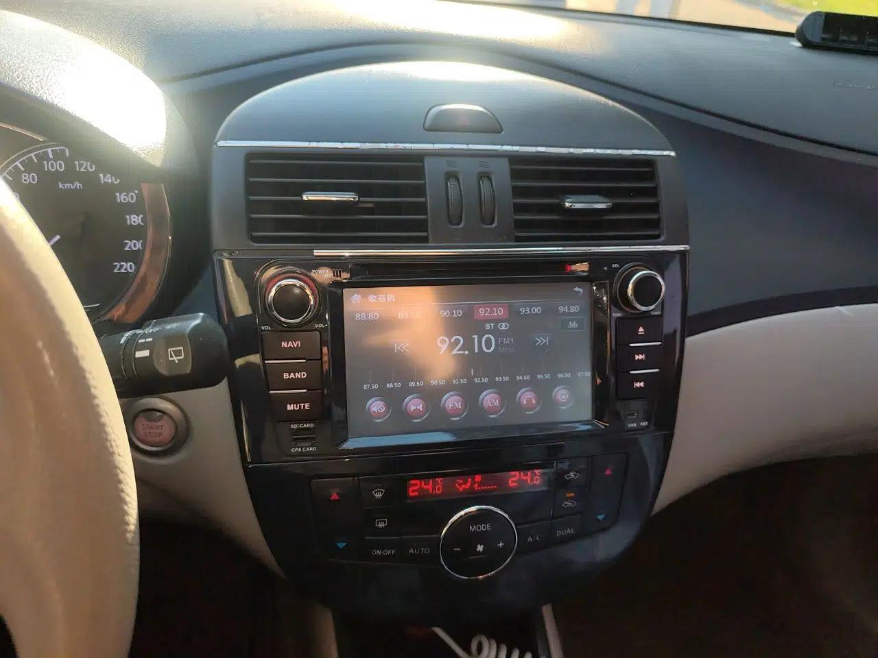 Nissan Tiida 2011 1.6L CVT Smart Version — миниатюра 14