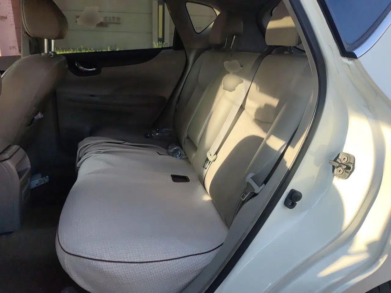 Nissan Tiida 2011 1.6L CVT Smart Version — миниатюра 18