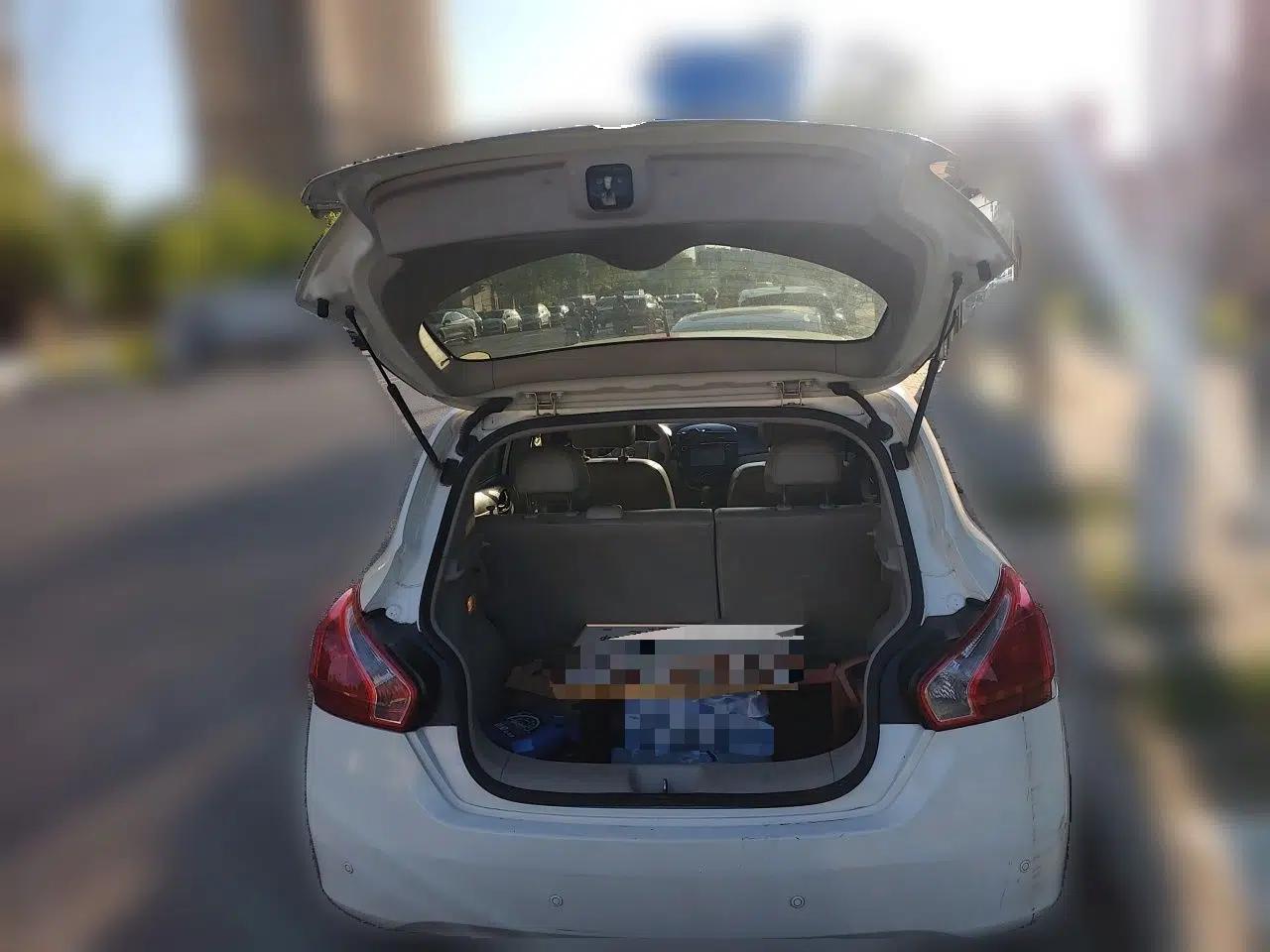 Nissan Tiida 2011 1.6L CVT Smart Version — миниатюра 20