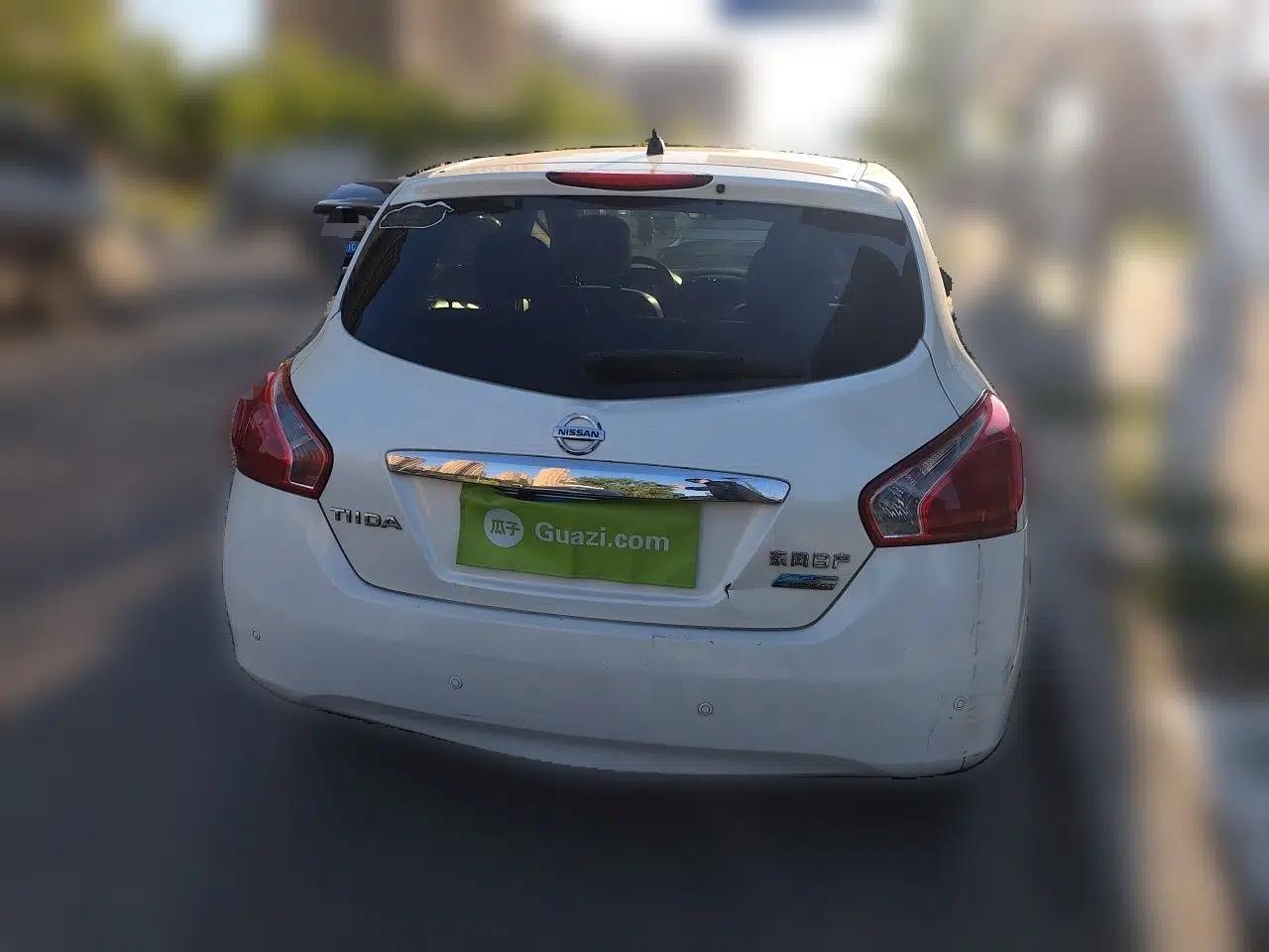 Nissan Tiida 2011 1.6L CVT Smart Version — миниатюра 5