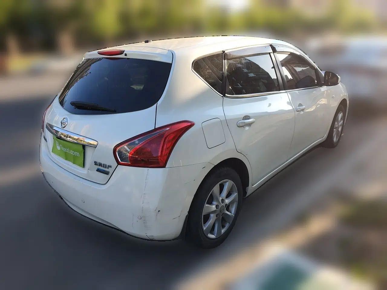 Nissan Tiida 2011 1.6L CVT Smart Version — миниатюра 6
