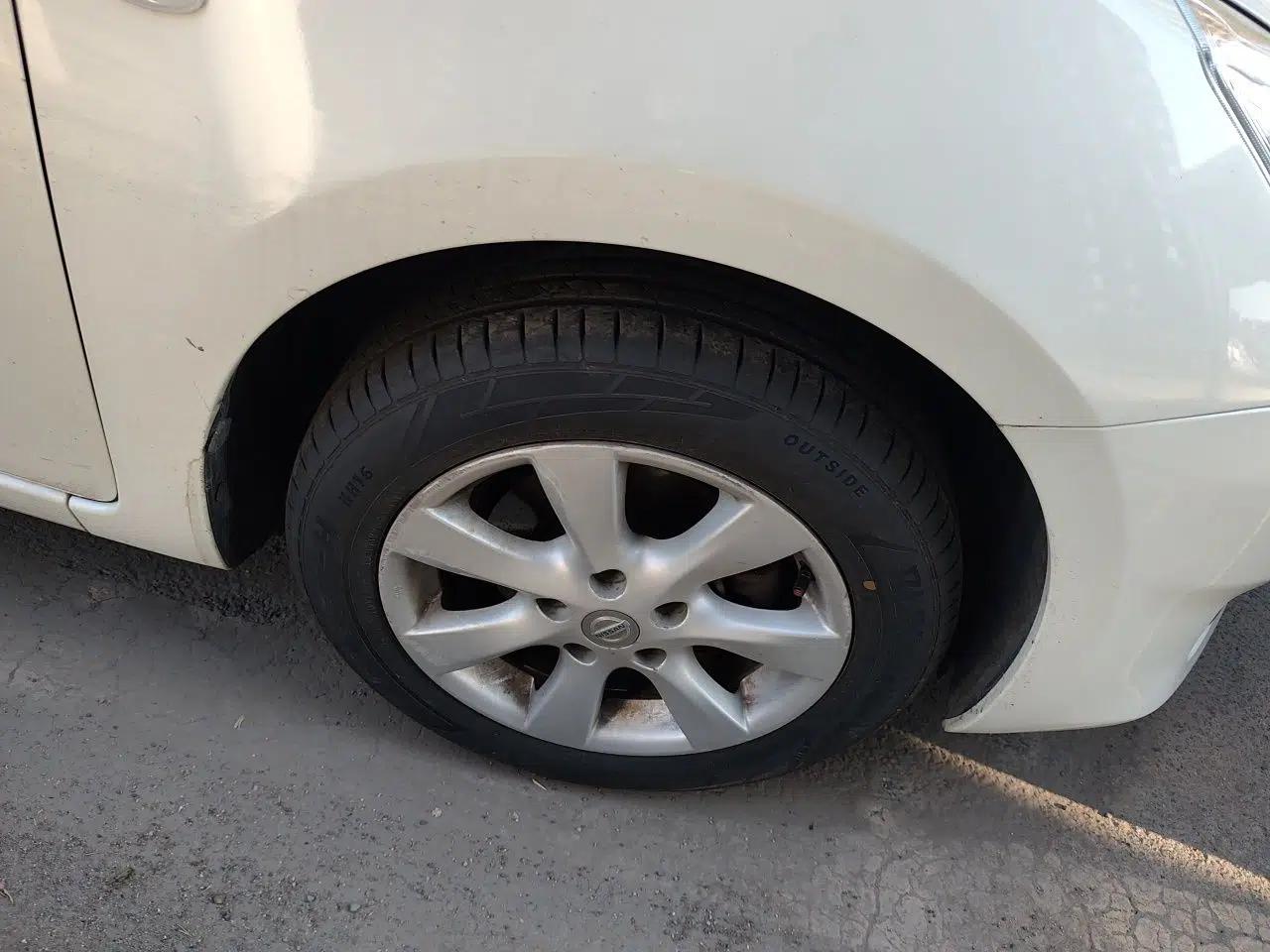 Nissan Tiida 2011 1.6L CVT Smart Version — миниатюра 8