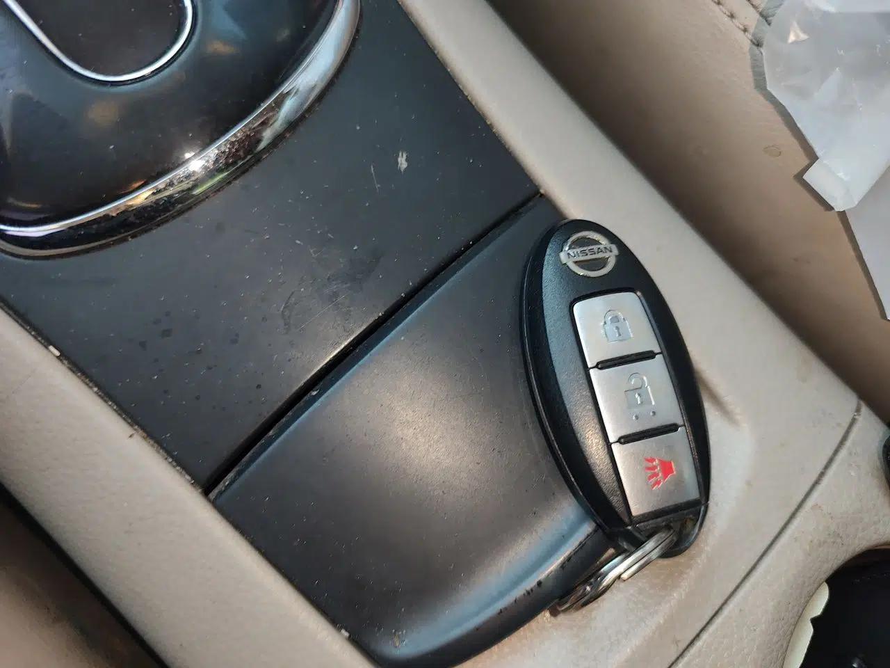 Nissan Tiida 2011 1.6L CVT Smart Version — миниатюра 9