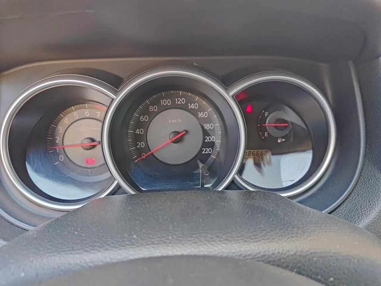 Nissan Tiida 2006 1.6GE MT — миниатюра 12