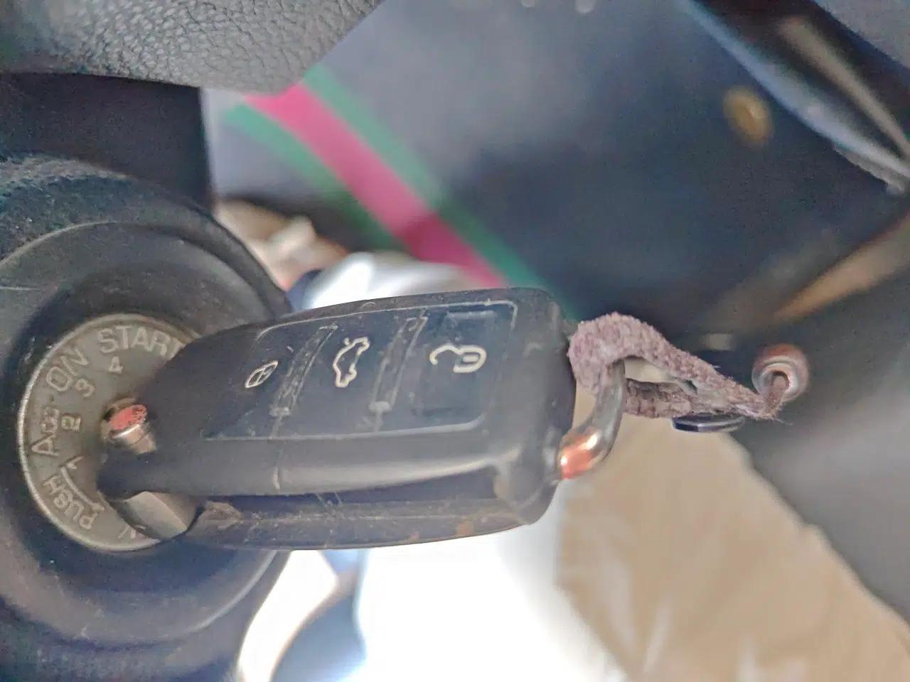 Nissan Tiida 2006 1.6GE MT — миниатюра 9