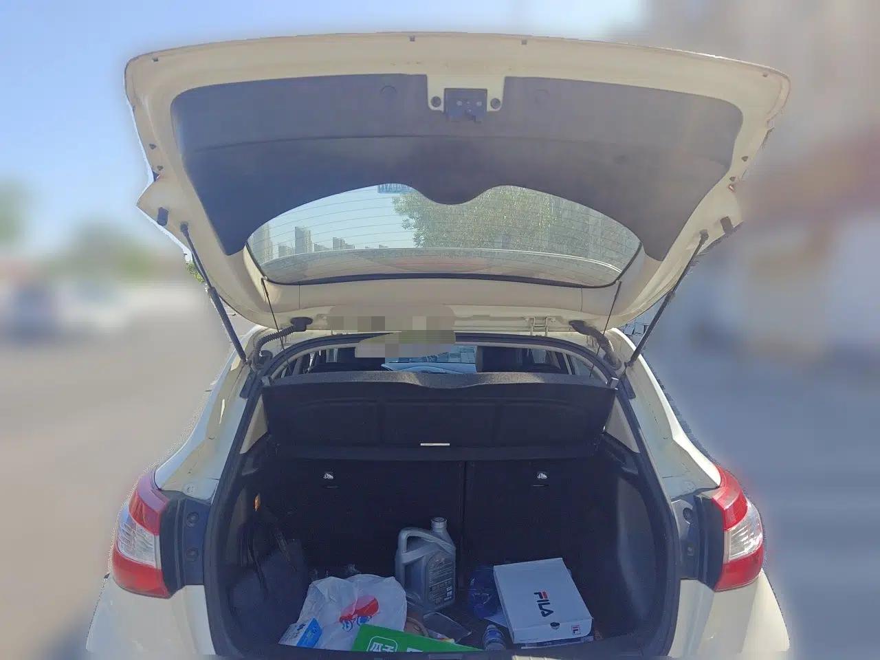 Nissan Tiida 2016 1.6L CVT Smart Drive Edition — миниатюра 20