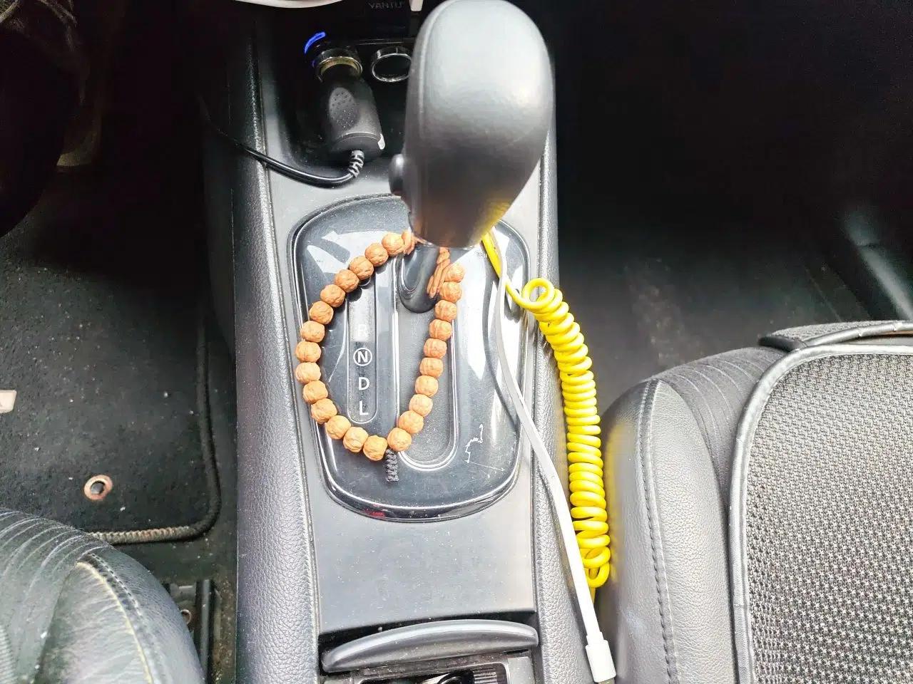 Nissan Tiida 2011 1.6L CVT Smart Version — миниатюра 15