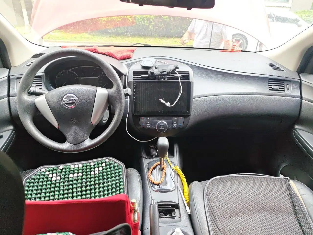Nissan Tiida 2011 1.6L CVT Smart Version — миниатюра 10