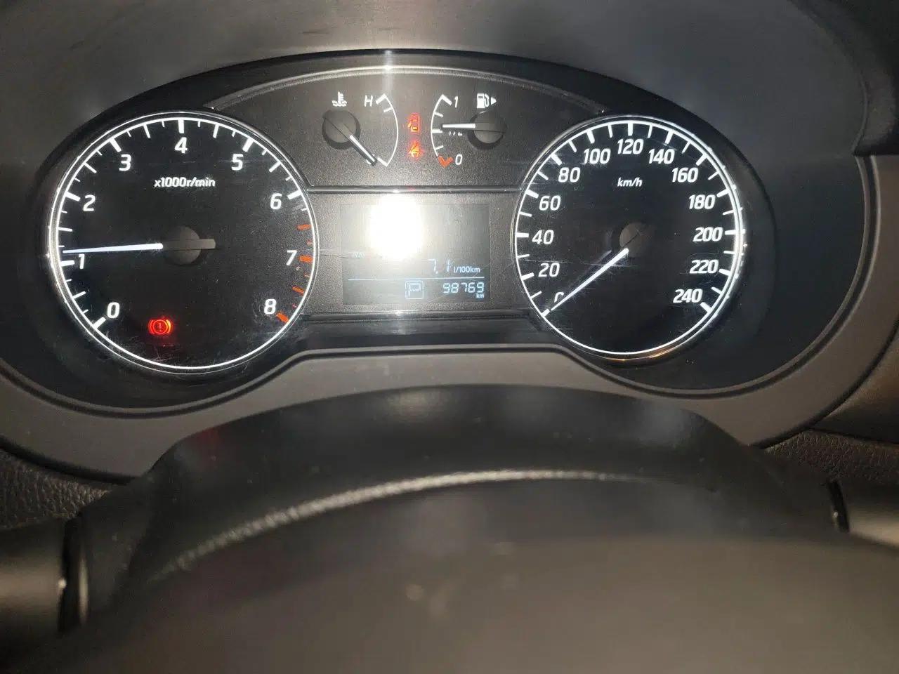 Nissan Tiida 2016 1.6L CVT Cool Dynamic Edition — миниатюра 13