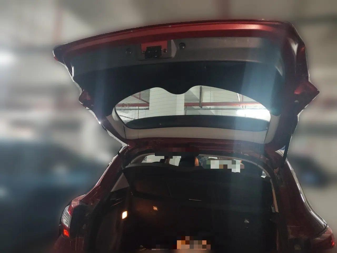 Nissan Tiida 2016 1.6L CVT Cool Dynamic Edition — миниатюра 20