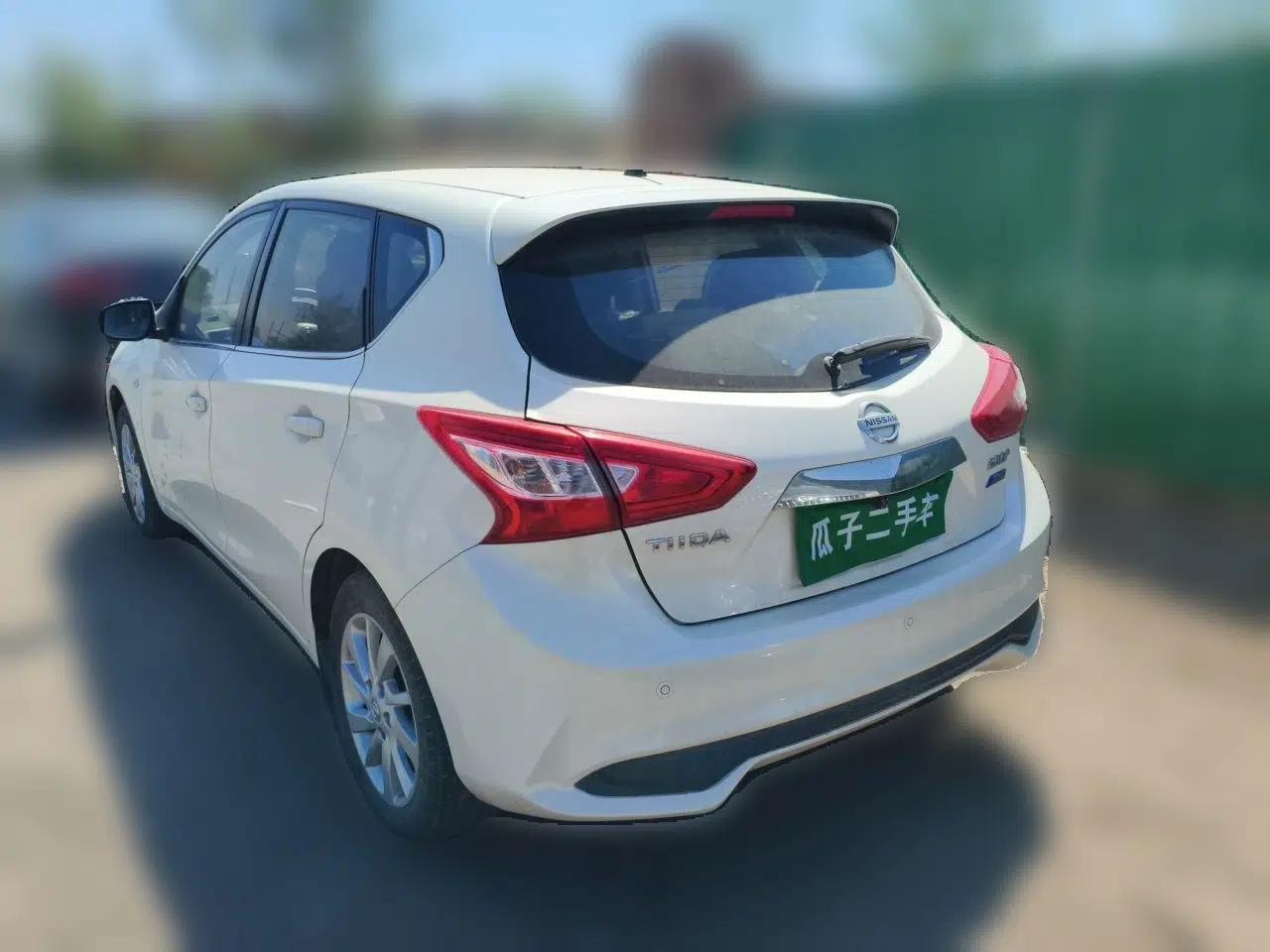 Nissan Tiida 2016 1.6L CVT Cool Dynamic Edition — миниатюра 4