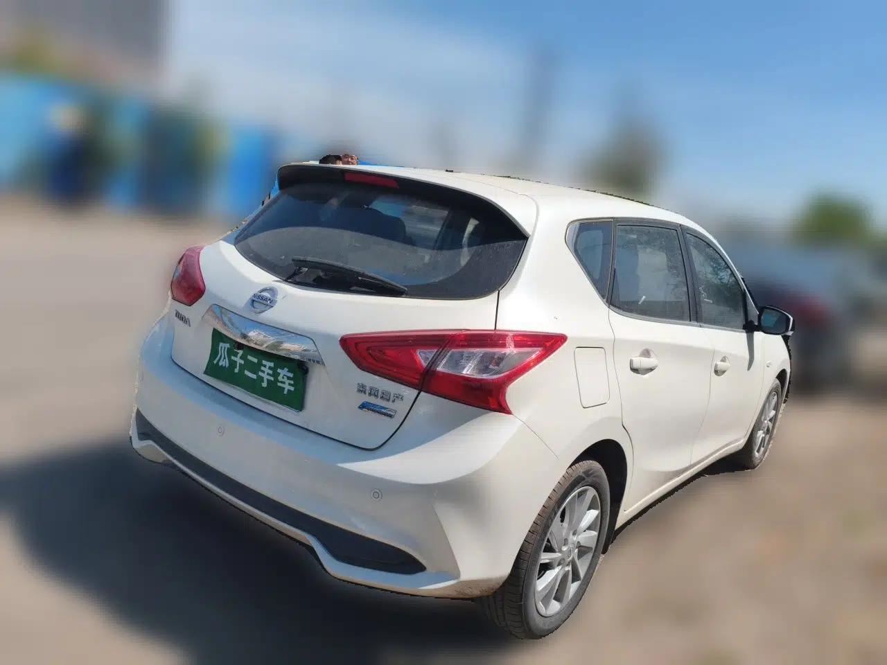 Nissan Tiida 2016 1.6L CVT Cool Dynamic Edition — миниатюра 6