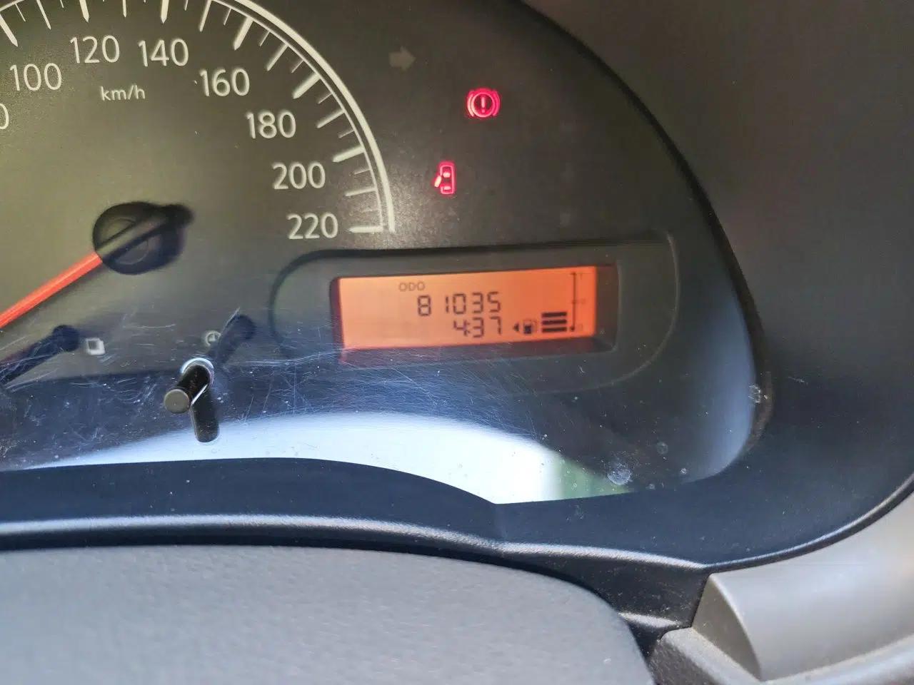 Nissan Sunny 2011 1.5XE Manual Comfort Edition — миниатюра 13