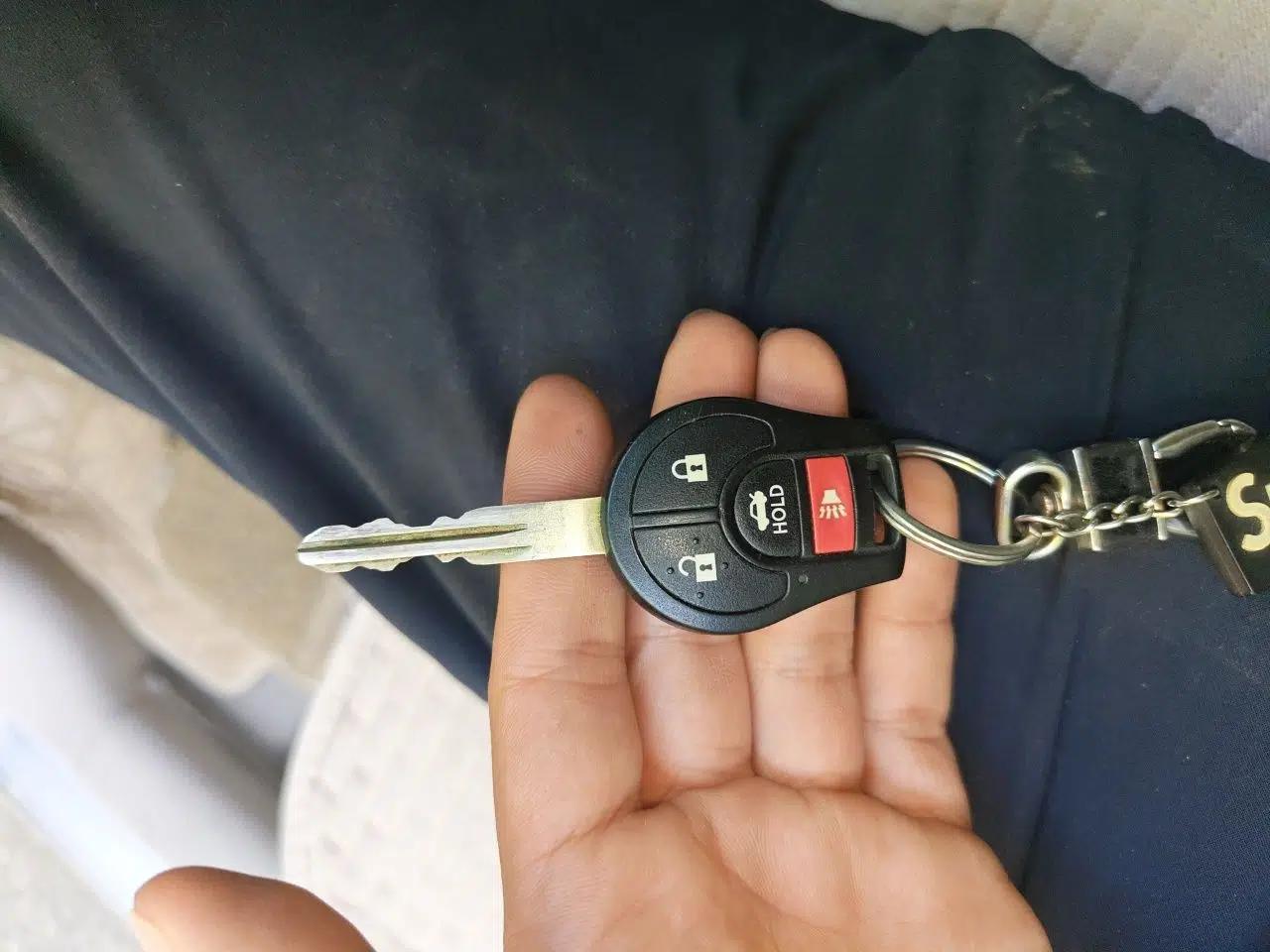 Nissan Sunny 2011 1.5XE Manual Comfort Edition — миниатюра 9