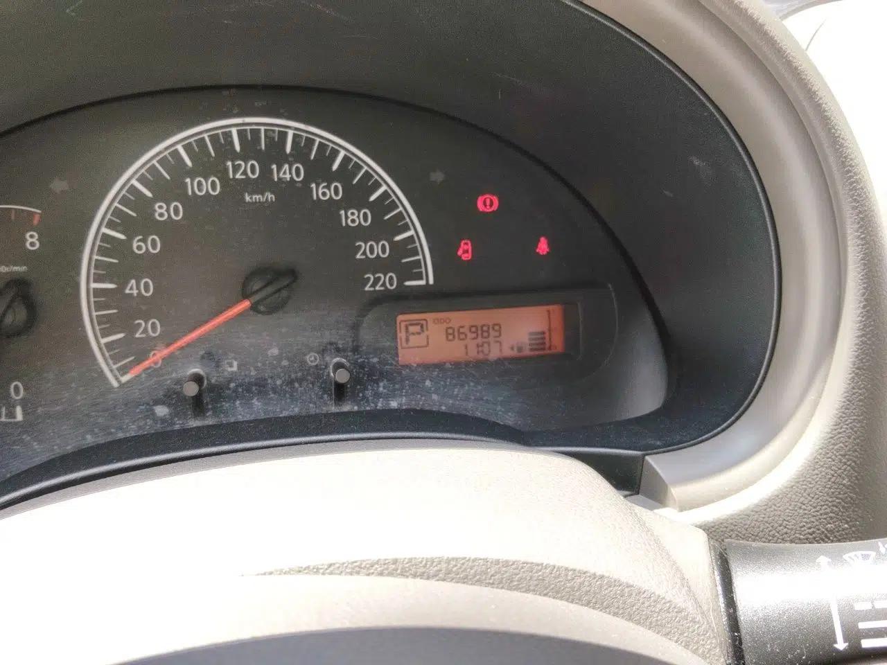 Nissan Sunny 2011 1.5XE CVT Comfort Edition — миниатюра 13