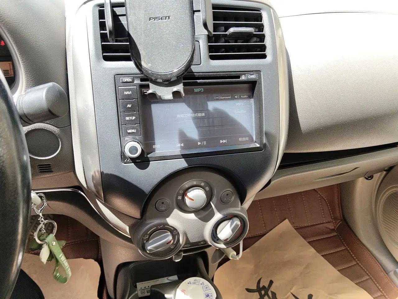 Nissan Sunny 2011 1.5XE CVT Comfort Edition — миниатюра 14