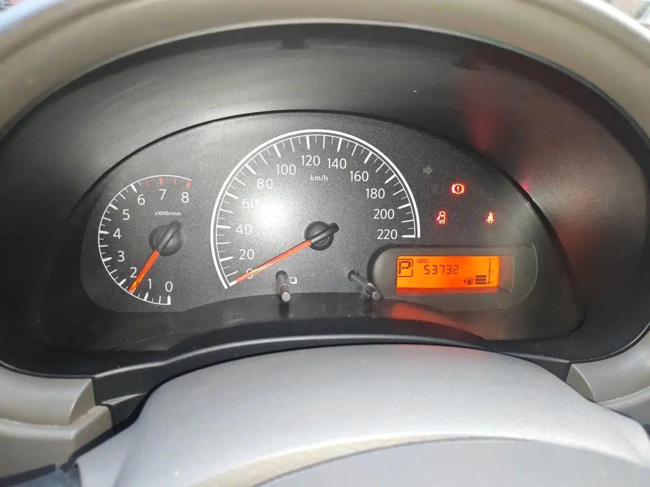 Nissan Sunny 2015 1.5XE CVT Comfort Edition — миниатюра 12