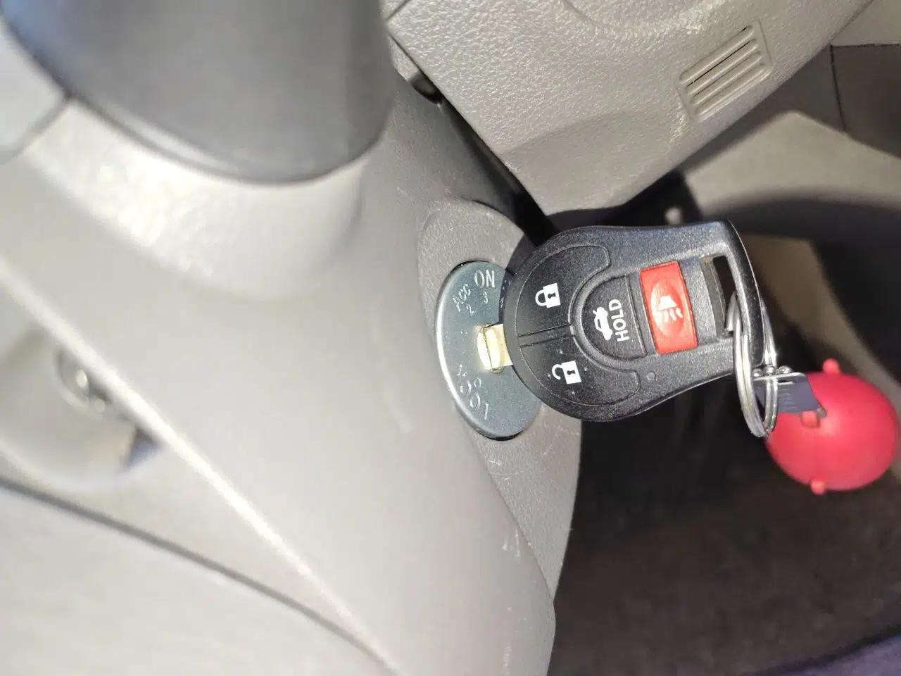 Nissan Sunny 2015 1.5XE CVT Comfort Edition — миниатюра 9
