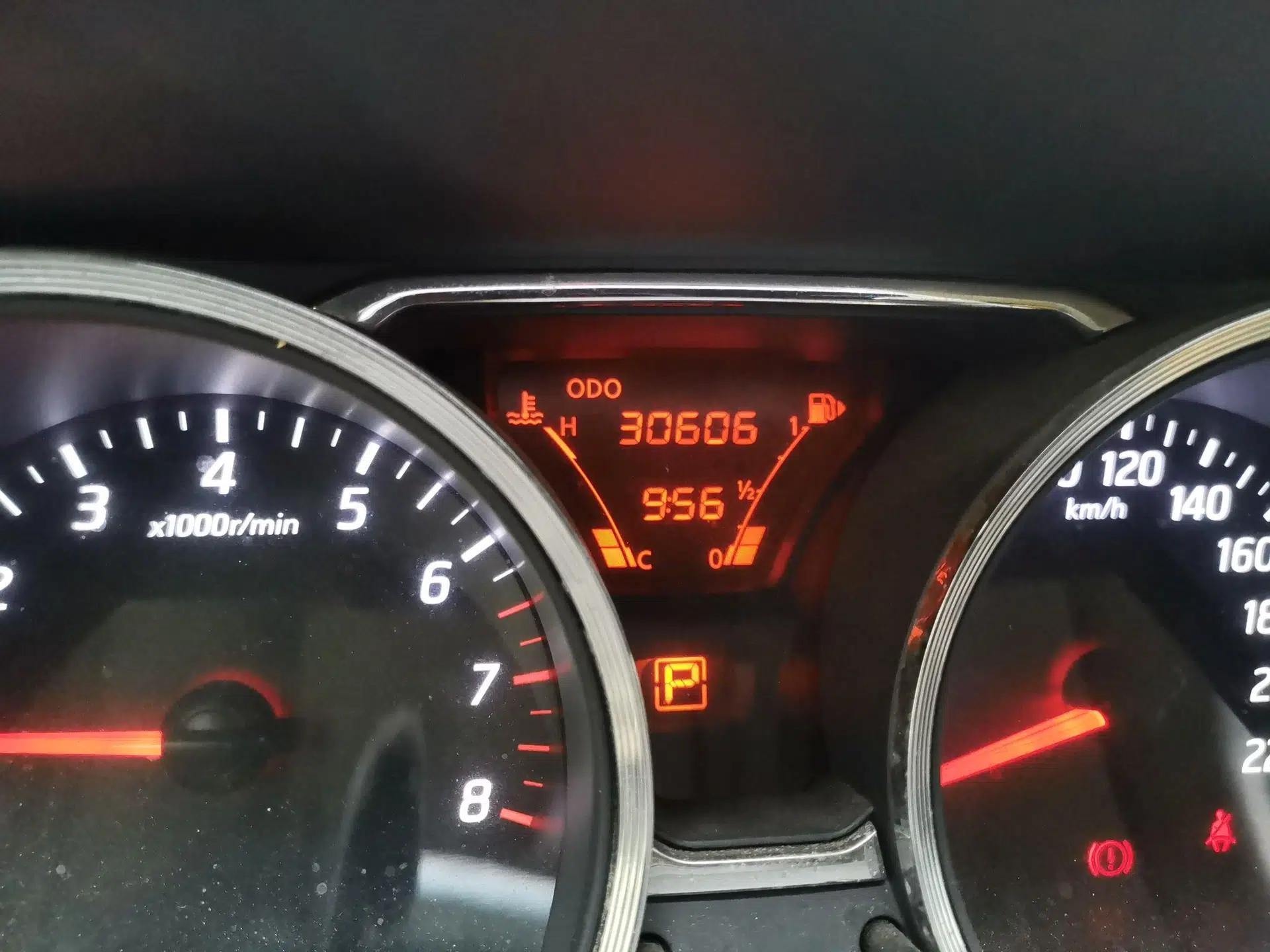 Nissan Livina 2015 1.6XE CVT Comfort Edition — миниатюра 13