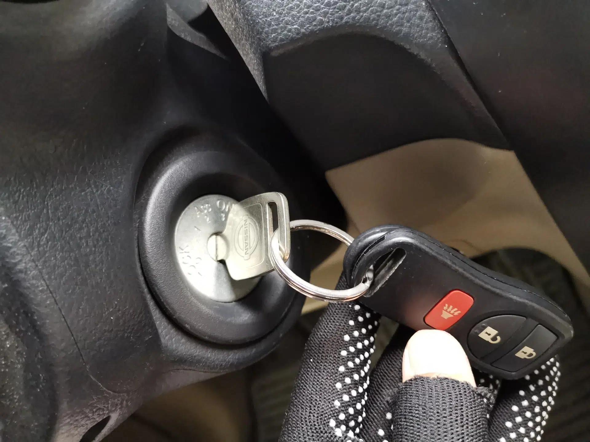 Nissan Livina 2015 1.6XE CVT Comfort Edition — миниатюра 9
