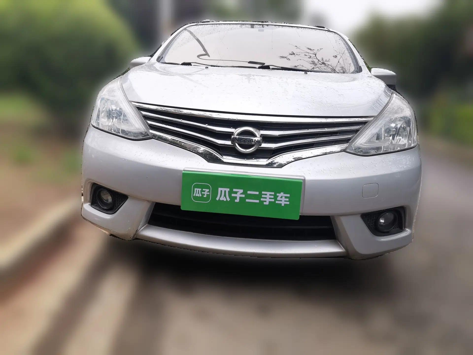 Nissan Livina 2013 1.6XE Manual Comfort Edition — миниатюра 2