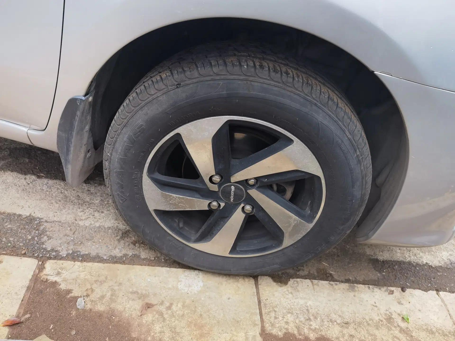 Nissan Livina 2013 1.6XE Manual Comfort Edition — миниатюра 8
