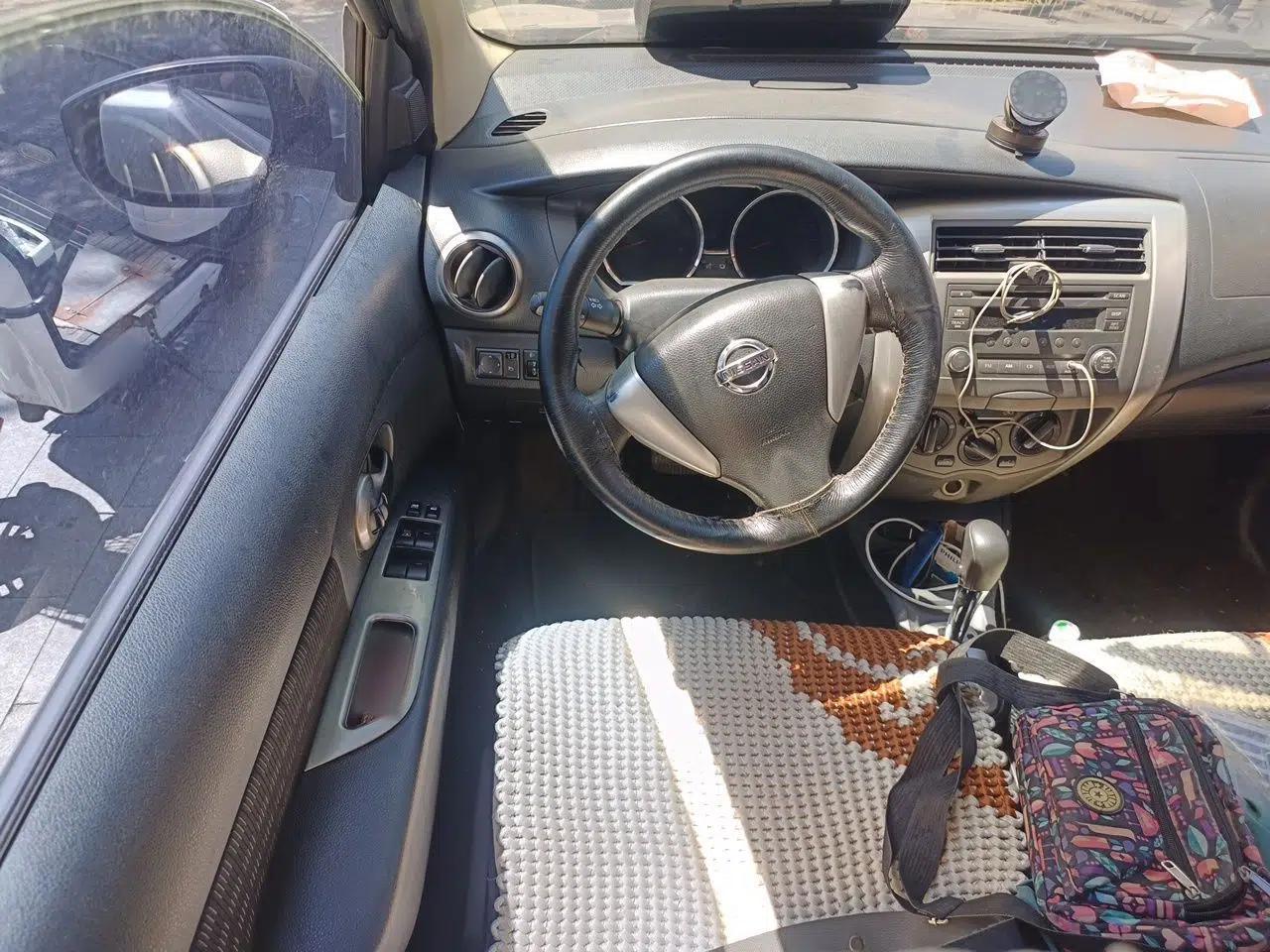 Nissan Livina 2013 JINRUI 1.6XV CVT Luxury Edition — миниатюра 11