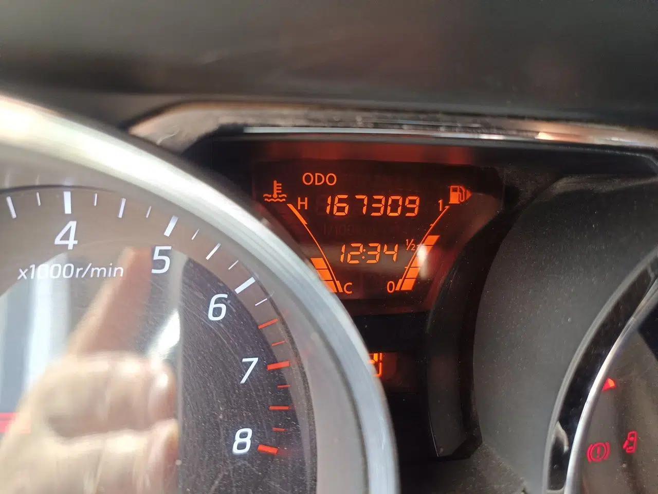 Nissan Livina 2013 JINRUI 1.6XV CVT Luxury Edition — миниатюра 13