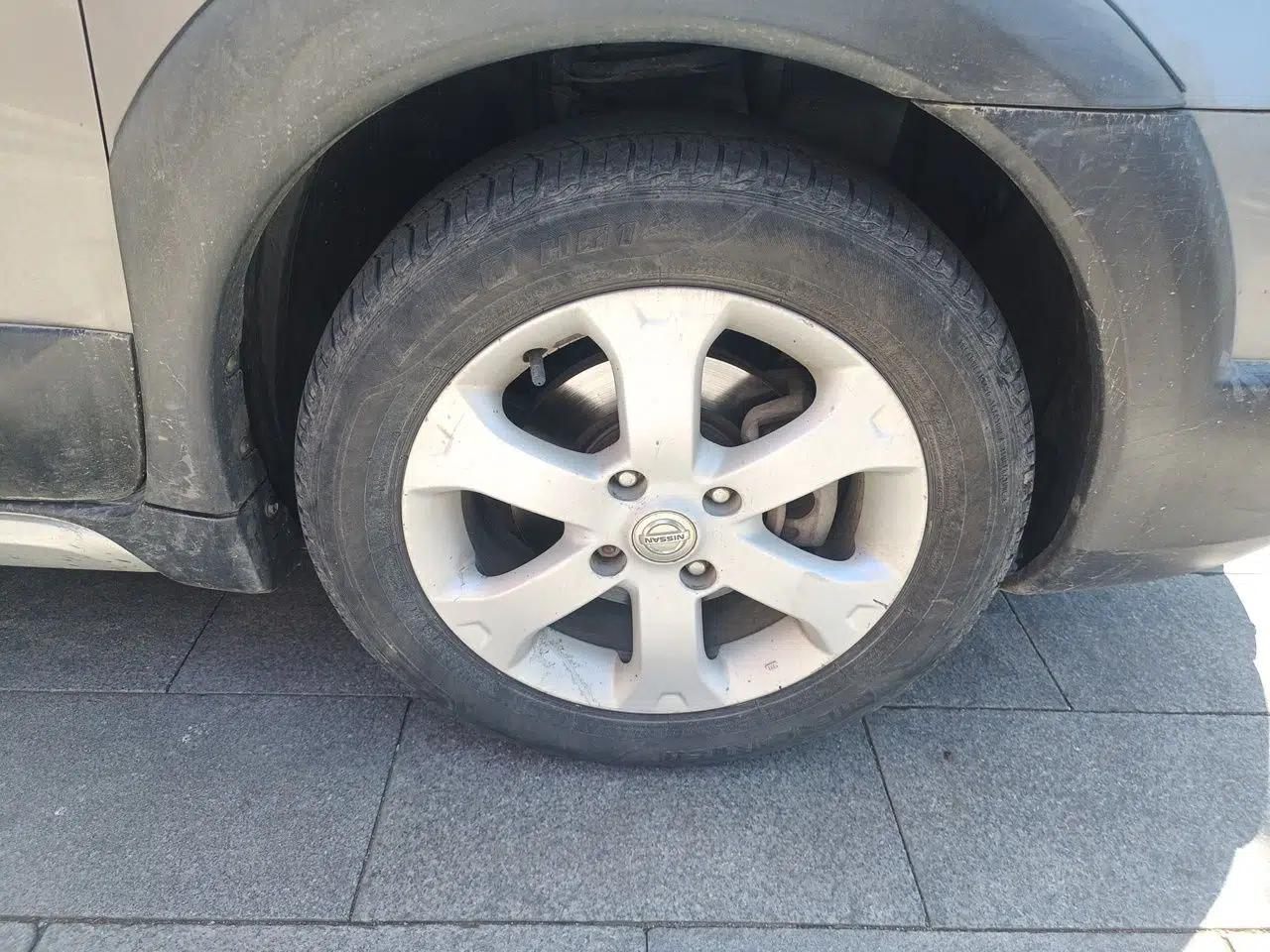 Nissan Livina 2013 JINRUI 1.6XV CVT Luxury Edition — миниатюра 8