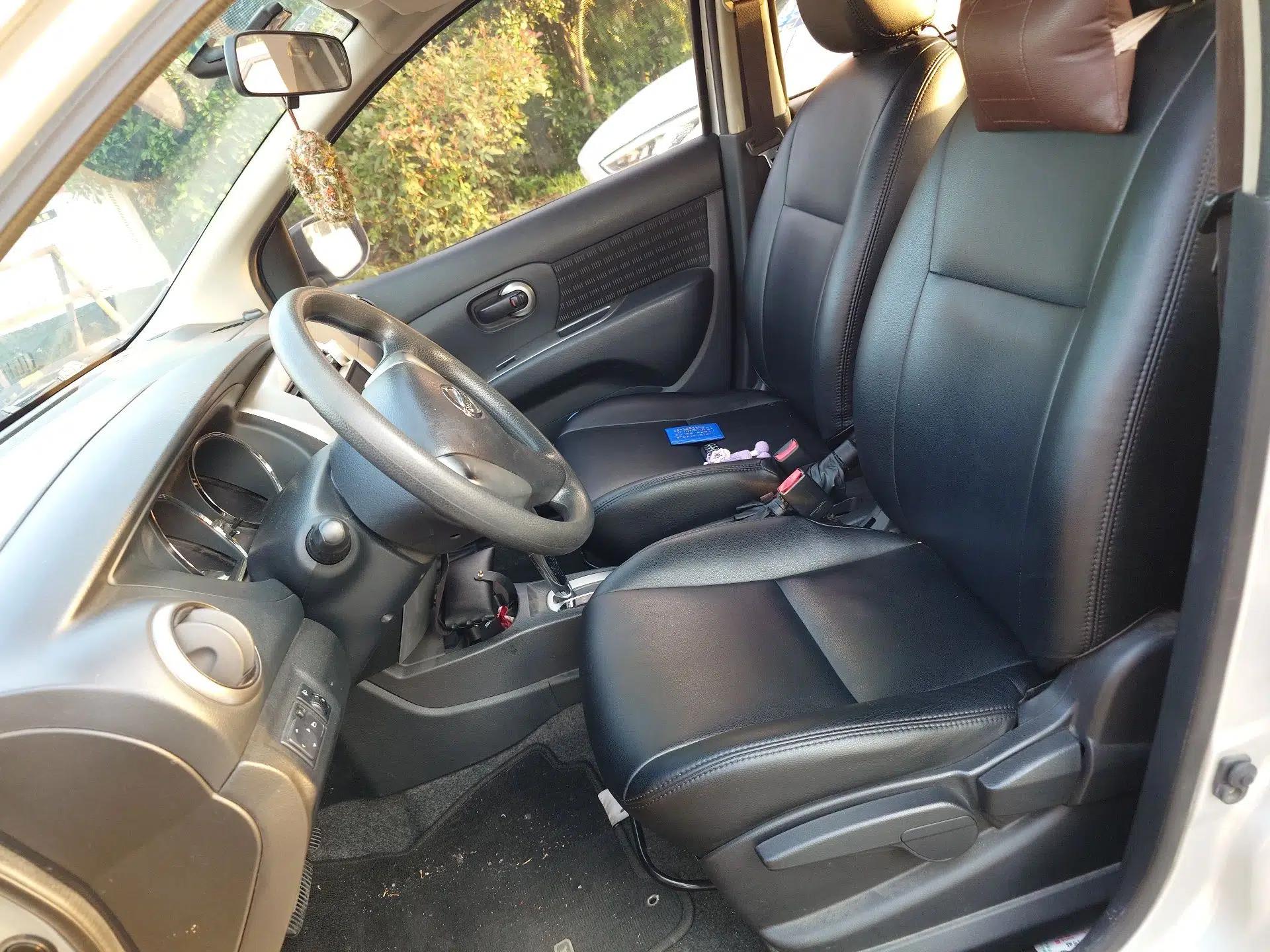 Nissan Livina 2013 JINRUI 1.6XV CVT Luxury Edition — миниатюра 16
