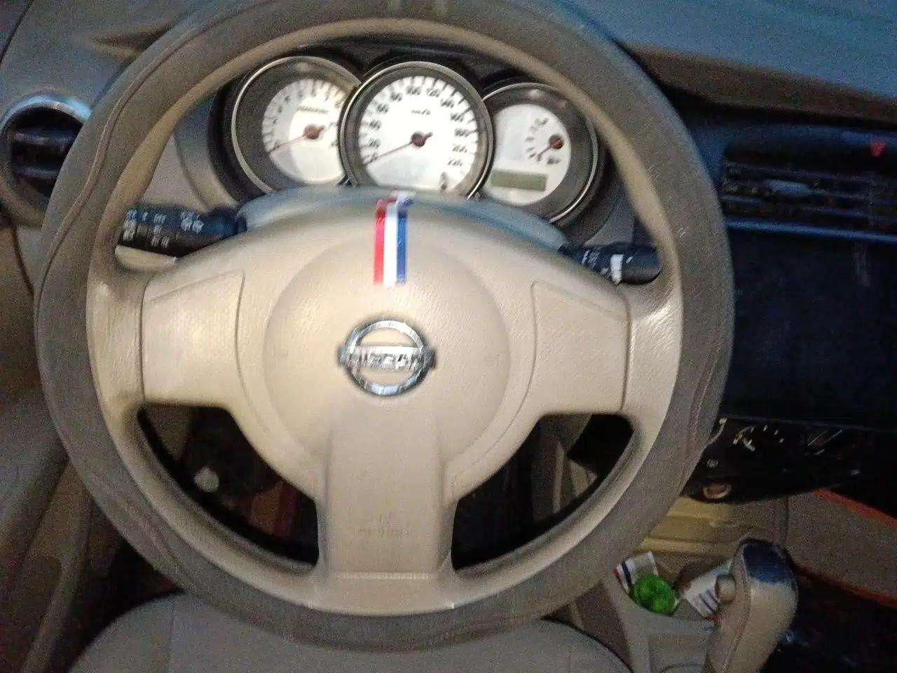 Nissan Livina 2010 Jingyue Edition 1.6L Automatic All-in-One Model — миниатюра 11