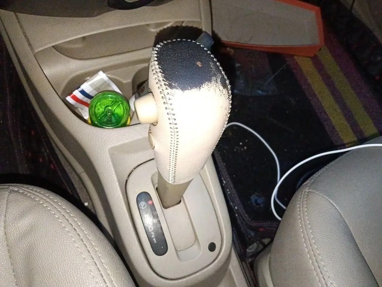 Nissan Livina 2010 Jingyue Edition 1.6L Automatic All-in-One Model — миниатюра 15