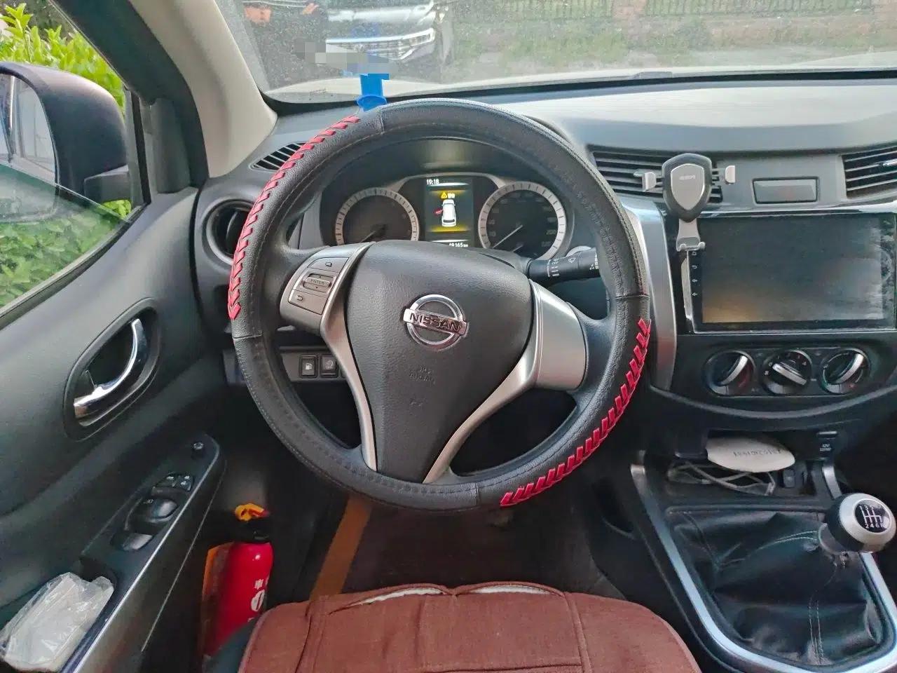 Nissan Terra 2018 2.5L Manual Two-Wheel Drive Elite Edition — миниатюра 11
