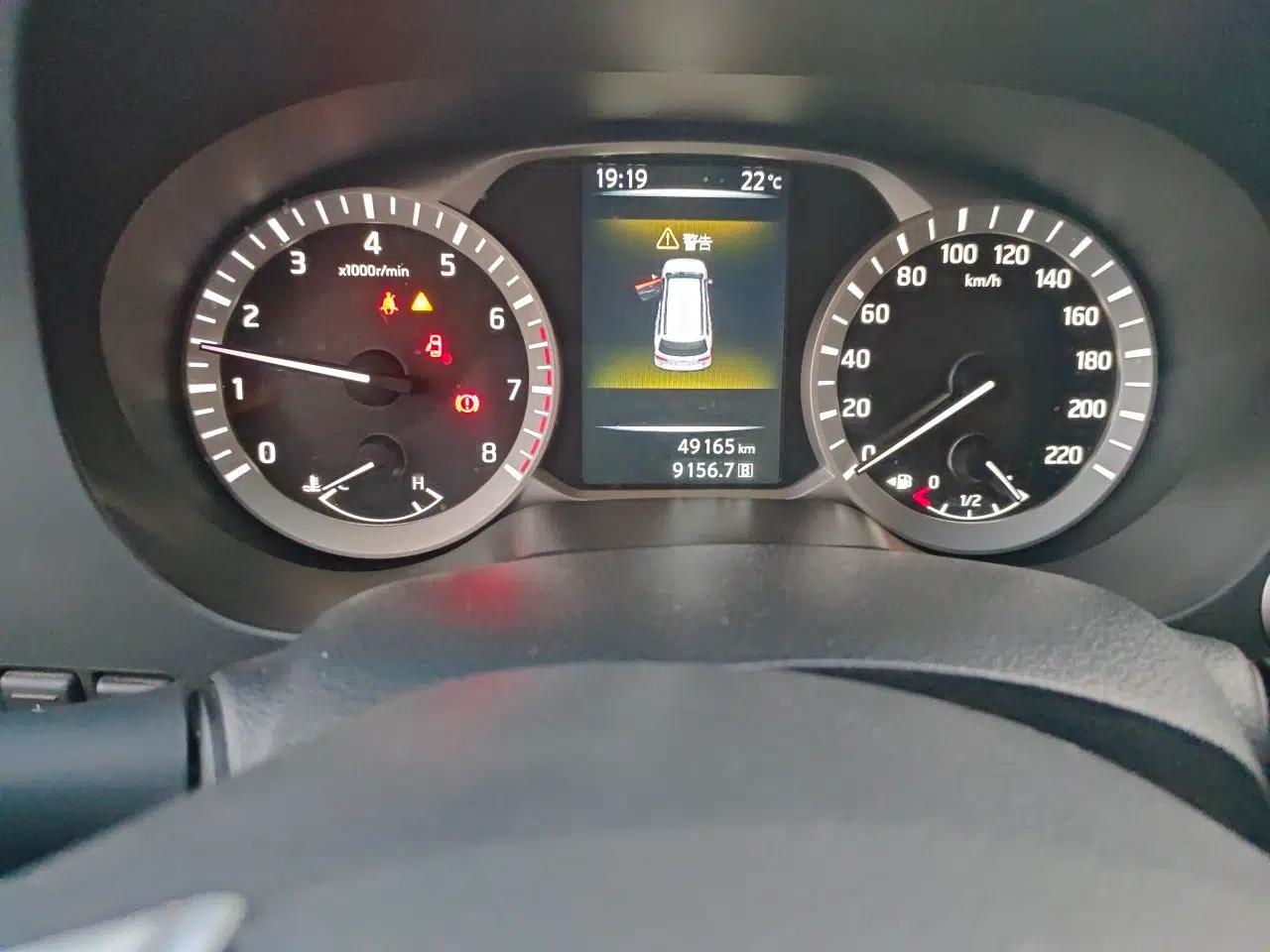 Nissan Terra 2018 2.5L Manual Two-Wheel Drive Elite Edition — миниатюра 13